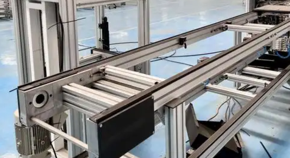 選擇電機驅動(dòng)柔性輸送線(xiàn)時(shí)，需考慮以下因素