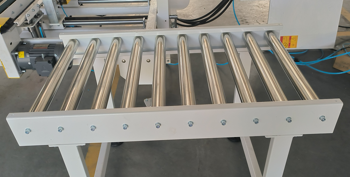  滾筒輸送線(xiàn)的動(dòng)力款和無(wú)動(dòng)力款有什么區別？